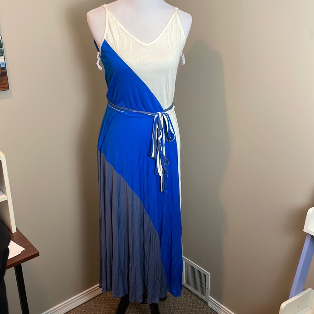 Venus dress ivory blue gray
